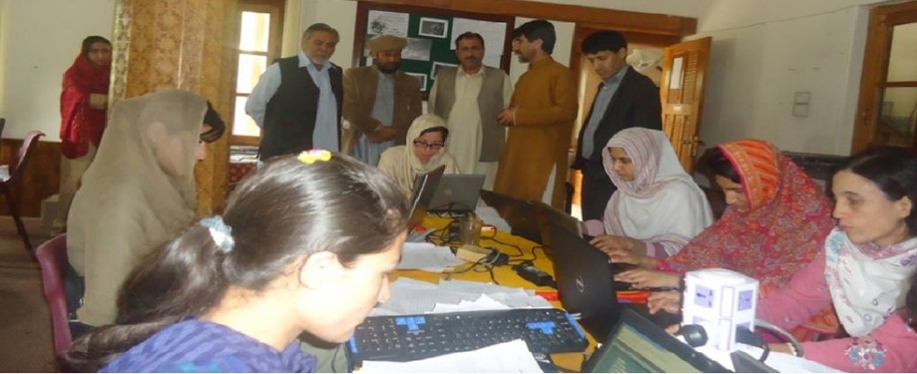 CEO Al-Ahad briefing the honourable guests regarding the advantages of Computerization of Ration Cards
